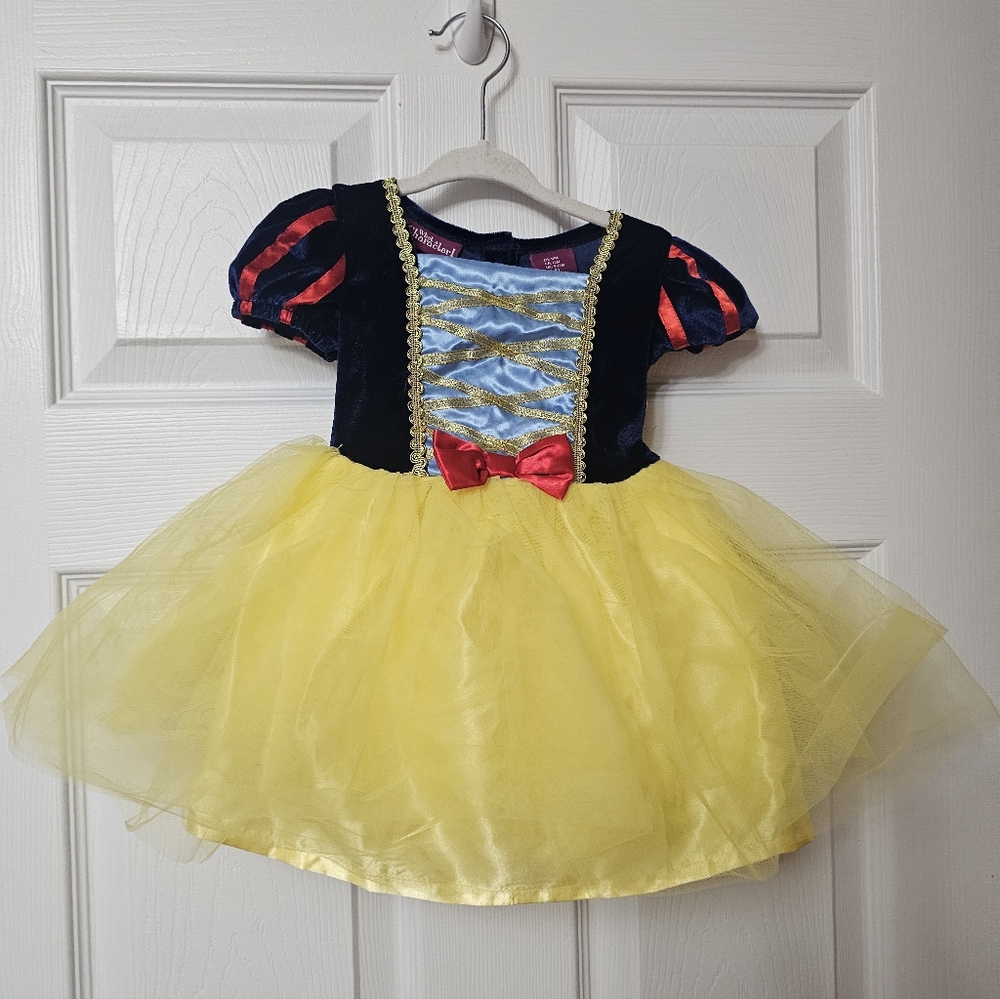 NWOT Kids Snow White Halloween Costume Dress.